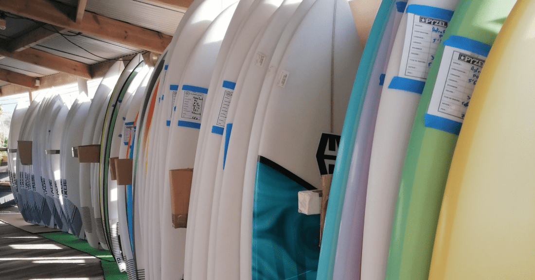 DE QUOI SONT FAITES LES PLANCHES DE SURF ? - RidinBox